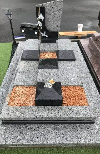 Sarl Lambert Turpin Marbrerie A Bazouges La Perouse Monuments 4